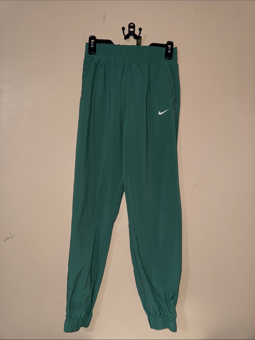 Nike Kids Teal Green Jogger Sweatpants White Swoosh Logo Elastic Waist Cuffed
